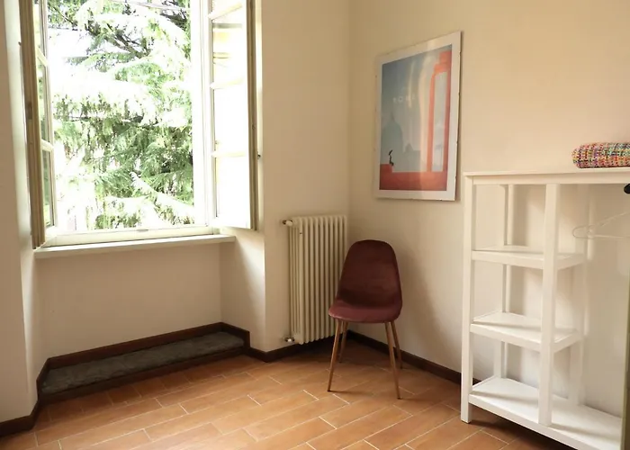Maghetti - Modernized Flat In Historic Palazzo In The Center Of Daire Luino