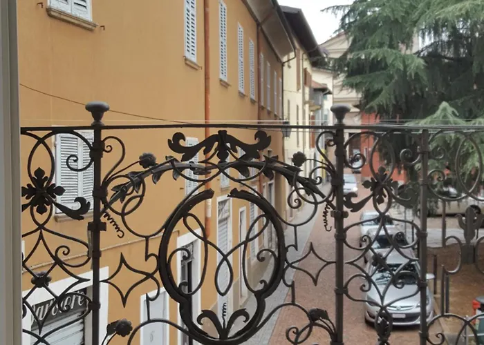 Maghetti - Modernized Flat In Historic Palazzo In The Center Of * Luino
