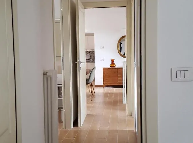 Maghetti - Modernized Flat In Historic Palazzo In The Center Of * Luino