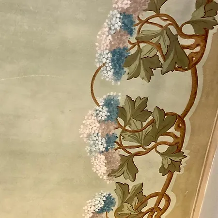 Maghetti - Modernized Flat In Historic Palazzo In The Center Of Appartement Luino