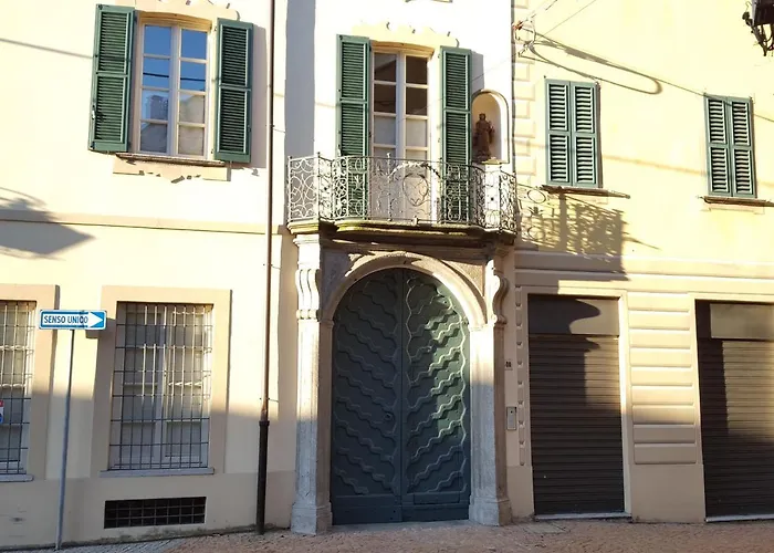 Maghetti - Modernized Flat In Historic Palazzo In The Center Of 아파트 루이노